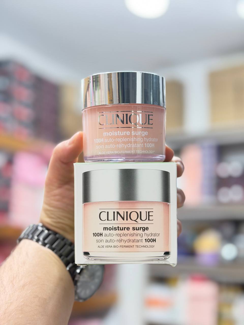 آبرسان کاسه‌ای ۱۰۰ ساعته کلینیک (Clinique Moisture Surge 100H)
