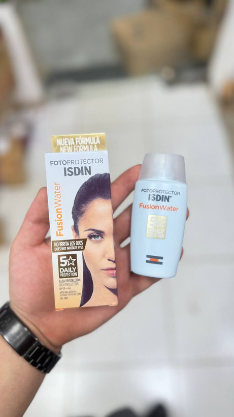 ضد آفتاب فیوژن واتر ایزدین ISDIN Fusion Water SPF 50 ☀️💧