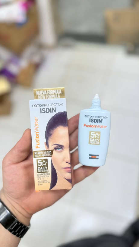 ضد آفتاب فیوژن واتر ایزدین ISDIN Fusion Water SPF 50 ☀️💧